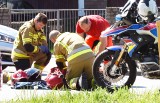 Wypadek z udziałem motocyklisty na ul. Podgórnej w Zielonej Górze. Droga jest całkowicie zablokowana!