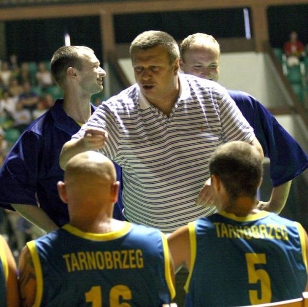 Prezes i trener koszykarzy Siarki Tarnobrzeg Zbigniew Pyszniak znów błysnął menażerskimi umiejętnościami.