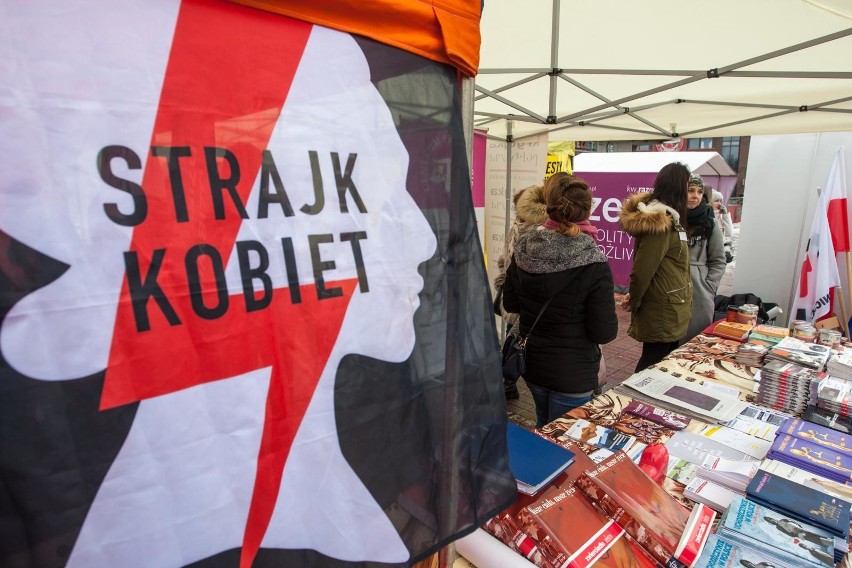 Czarny Piątek 23.03.2018 - Strajk Kobiet w Warszawie. W Gdyni odbędzie się manifestacja na Placu Kaszubskim 