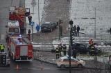 Kraków. Wypadek na ul. Witosa, samochód wjechał pod tramwaj [KRÓTKO]