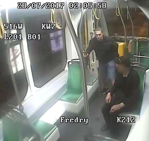 Poznań: Ukradli w tramwaju telefon i kartę płatniczą....