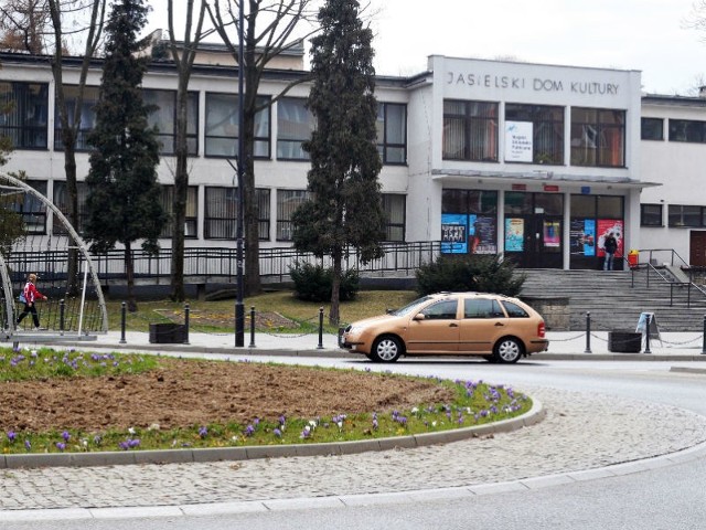 Budynek JDK, gdzie mieści się także miejska biblioteka, ma być zmodernizowany dzięki norweskim funduszom