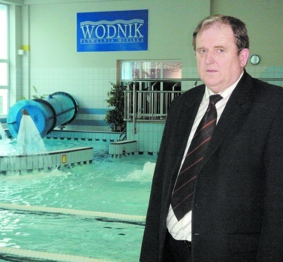 Dyrektor miejskiej pływalni "Wodnik&#8221; Władysław Kuczyński mówi, że zamknięcie basenu spowodowane jest koniecznością jego konserwacji