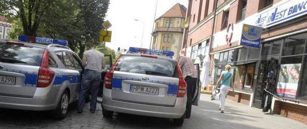 Policjanci ze Szczecina zostali wzięci za przebierańców chcących obrabować bank w Słupsku