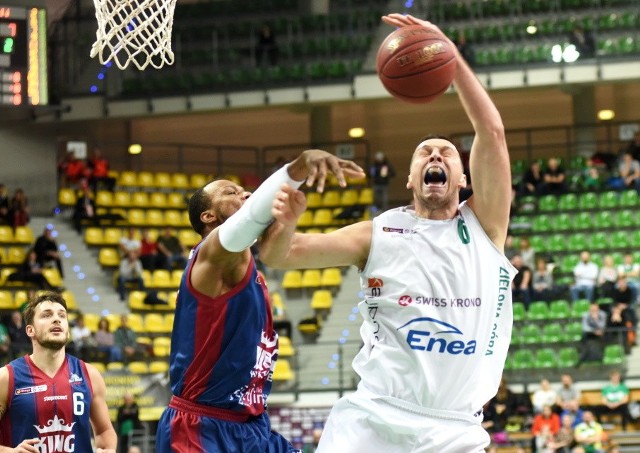 Stelmet Enea BC - King Szczecin 96:89 (24:19, 16:24, 25:24, 31:22)