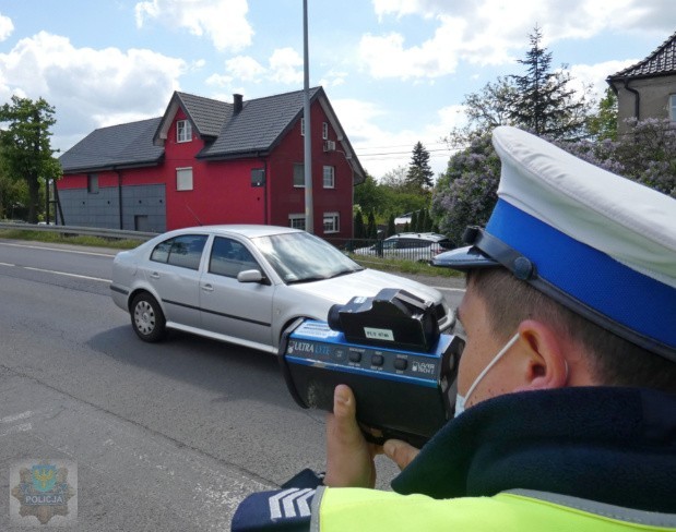 Opolscy policjanci każdego dnia mierzą prędkość na drogach.