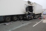 Wypadek na A1. Zderzyły się dwie ciężarówki niedaleko Włocławka. Kierowca zasnął? [zdjęcia]