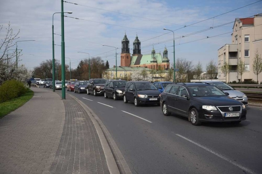 Rondo Śródka: Zderzenie dwóch samochodów