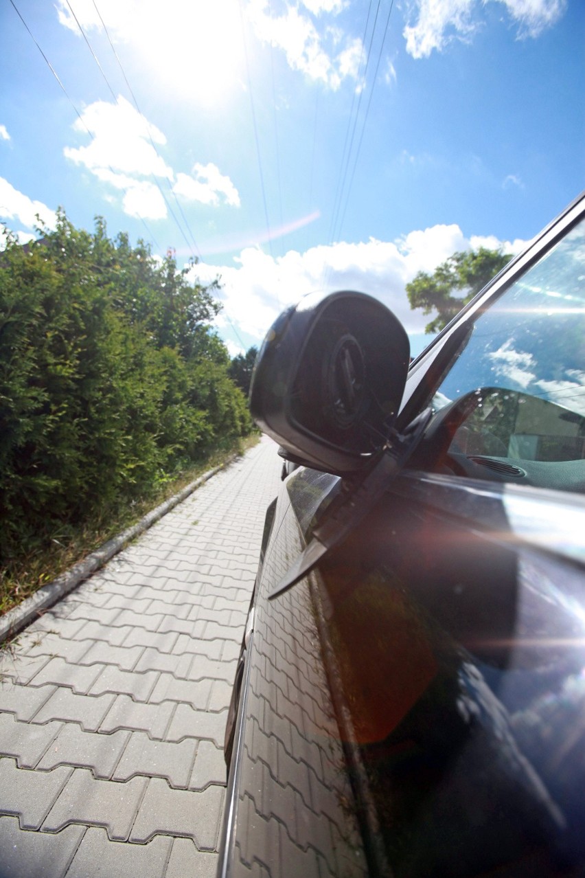 38-latek urywał lusterka i rysował karoserię samochodów