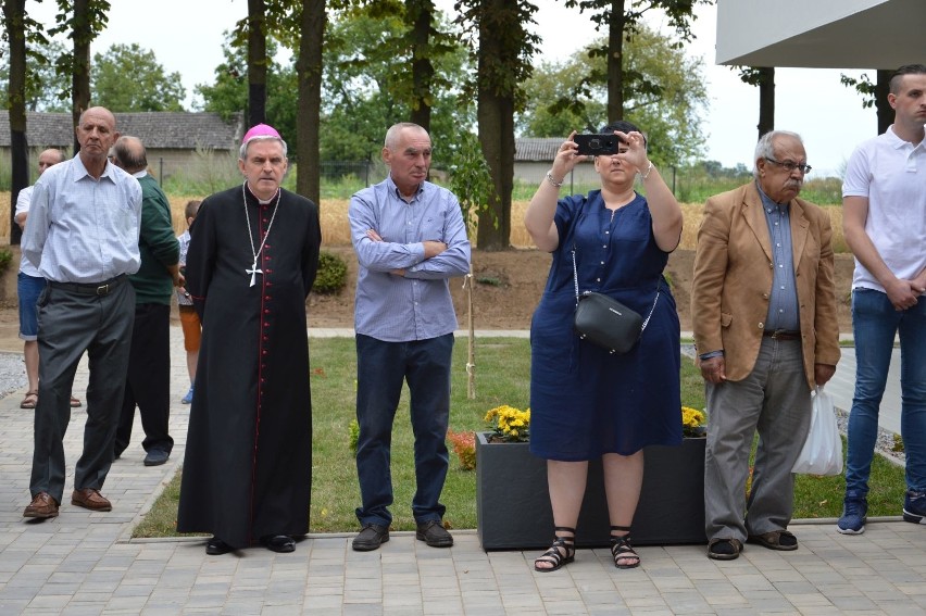 Siostra Małgorzata Chmielewska otwiera pod Ożarowem nowy dom. Tym razem dla niepełnosprawnych bezdomnych [ZDJĘCIA]