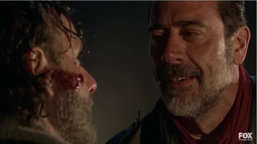 "The Walking Dead" sezon 7. Zobacz fragment pierwszego odcinka! Zagadka rozwiązana? [WIDEO]