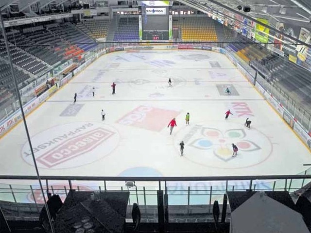 W sześciotysięcznej gminie Eurajoki jest hala z taflą lodową, stadion sportowy, kręgielnia oraz pełnowymiarowa szkolna sala sportowa. Na te inwestycje gminy nie byłoby stać, gdyby nie miliony, które co roku trafiają do budżetu w związku z istnieniem elektrowni w Olkiluoto. 