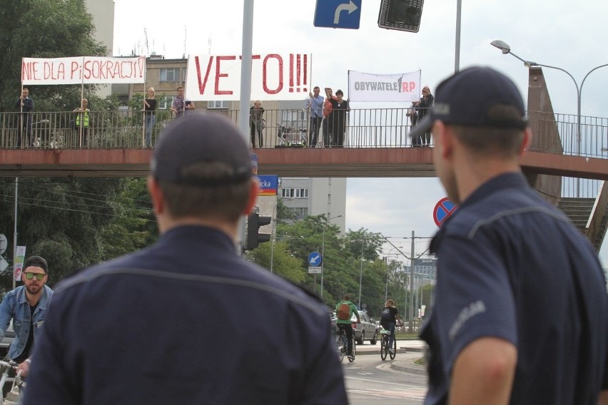 Pikieta pod siedzibą PiS we Wrocławiu