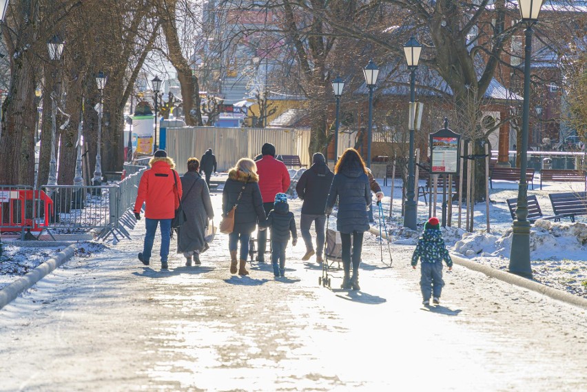 Turyście chętnie spędzają pierwsze dni ferii zimowych 2022 w...
