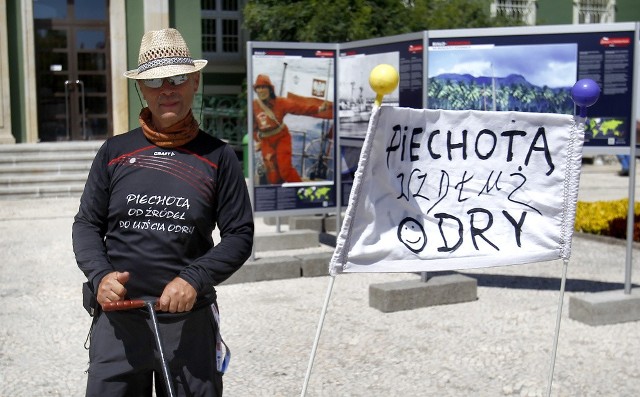 Ryszard Tunkiewicz bierze udział w kampanii społecznej "Szczecin_z całego serca polecam AMBASADOR". Przejdzie pieszo około 1000 km.