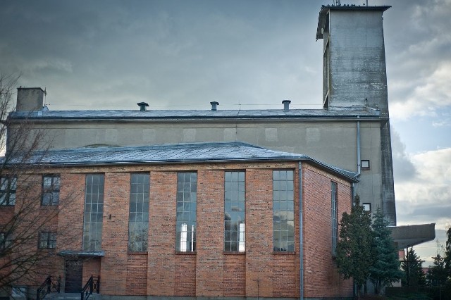 Ofertę należy złożyć do dziś u zamawiającego, czyli w parafii w Pruszczu (plac Jana Pawła II 1, 86-120 Pruszcz) lub przesłać wersję elektroniczną (podpisane skany) na adres inwestycje@pruszcz.pl i równolegle ppruszczpom@pelplin.diecezja.org