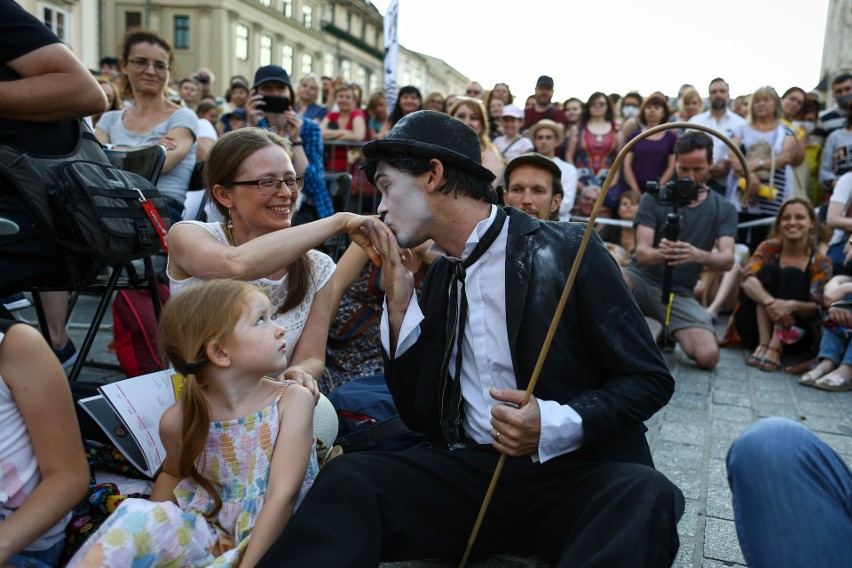 Festiwal Teatrów Ulicznych w Krakowie. Rynek stał się wielką...