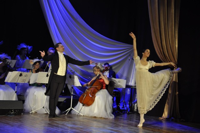 Na scenie wystąpili Ana Kapshidze i Eduardo Bablidze - gwiazdy sceny baletowej w Polsce.
