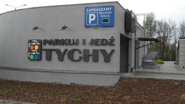 Wielopoziomowy parking podziemny w Tychach, przy lodowisku