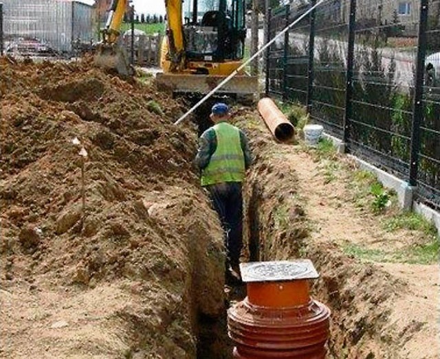 Budowa kanalizacji ma się zakończyć w listopadzie