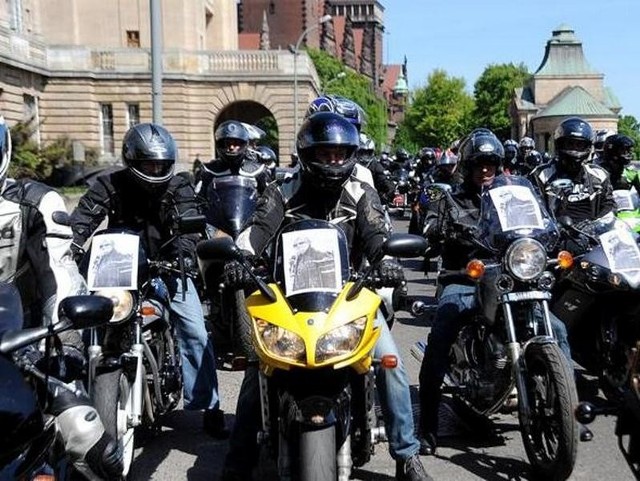 Motocykliści pamiętają o tragicznie zmarłym koledze