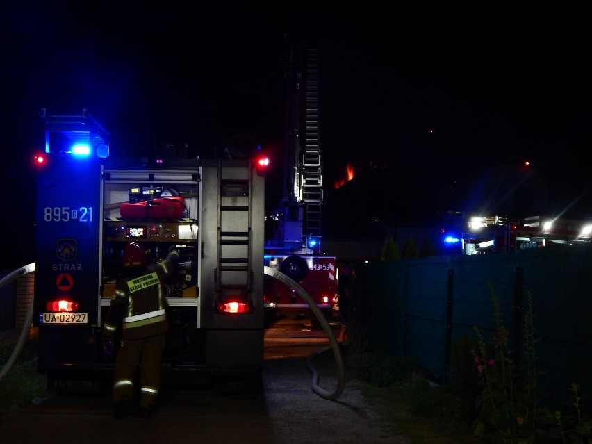 W sobotę w nocy w Grabnie pod Ustką wybuchł pożar w domu...