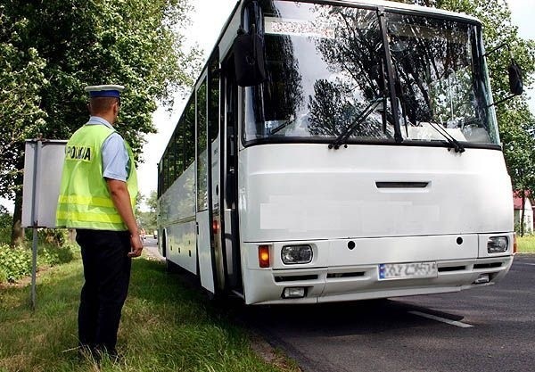 Przed wyjazdem dzieci prośmy policję o kontrole autokaru i kierowcy