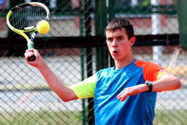 Turnieje czekają zarówno na seniorów, jak i juniorów. Na zdjęciu tenisista młodego pokolenia Bartosz Murach.