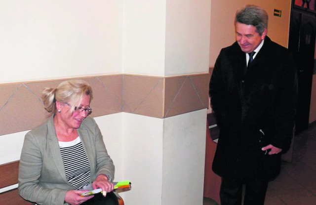 Przed Sądem Okręgowym w Radomiu spotkali się Elżbieta Białkowska z Krajowego Biura Wyborczego i Leszek Rejmer z SLD.
