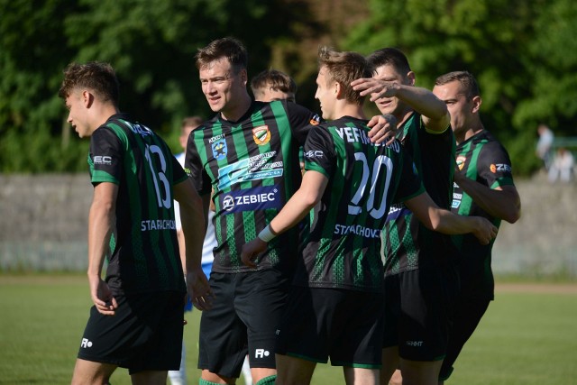 Piłkarze Staru Starachowice pokonali Orlicz Suchedniów 5:0. Dwie bramki zdobył Dmitro Yefimenko