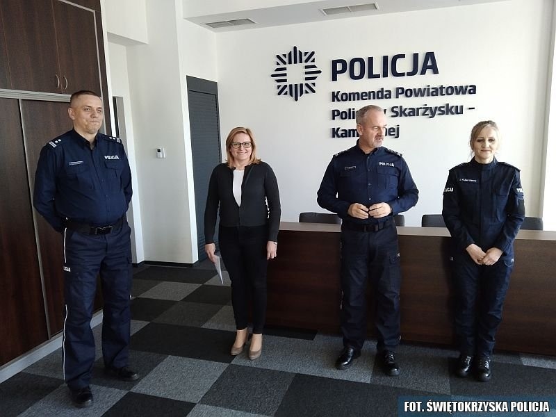 Policjanci z komisariatu w Suchedniowie mają szefową. Zobacz zdjęcia