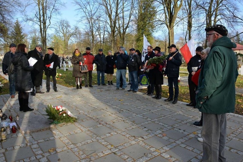 Bohaterom wolności - złożyli hołd na kieleckim cmentarzu (ZDJĘCIA)