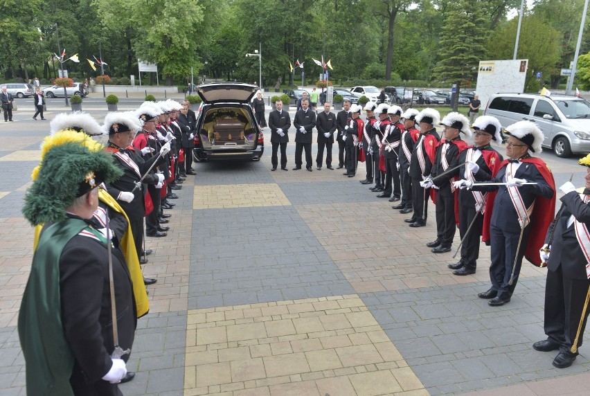 Pogrzeb apb Zimowskiego. Ciało spoczęło w katedrze w Radomiu