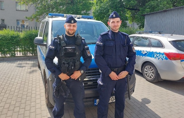 Od lewej sierżant Artur Kamiński i posterunkowy Patryk Siek