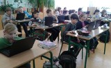 Zamiast książki laptop, zamiast tablicy multimedia - tak uczą się dzieciaki z Chmielewa (video, zdjęcia)
