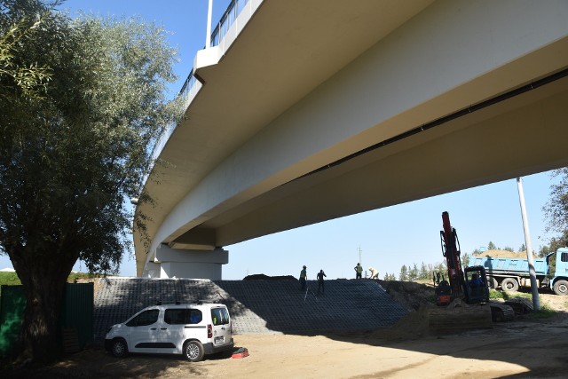Nowy most mierzy ponad 800 metrów. W środę (27 września) odbywają się testy obciążeniowe nowej przeprawy. Więcej zdjęć w galerii!