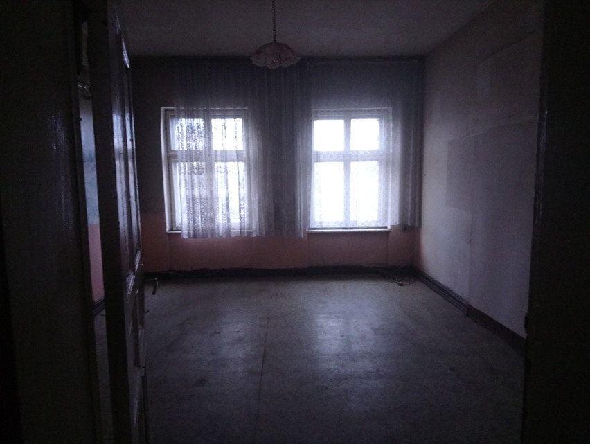 Tanie mieszkania do kupienia w Słupsku, ale musisz je sam wyremontować. Zobacz jakie lokale sprzedaje w przetargach miasto [ZDJĘCIA]