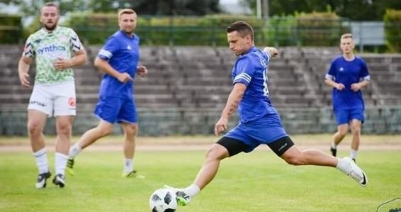 Najlepszy piłkarz odchodzi z Łysicy Bodzentyn. Po siedmiu latach Mirosłąw Kalista żegna się z tym klubem.