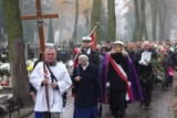 Pogrzeb Moniki Zbrojewskiej w Pabianicach. Tłumy na pogrzebie byłej wiceminister [ZDJĘCIA, FILM]