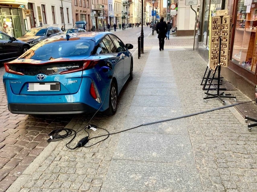 W Toruniu użytkownicy pojazdów ekologicznych mogą ładować...