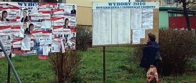 Największa kampania, także plakatowa, trwa od kilku tygodni w Andrychowie. Fot. Mirosław Gawęda