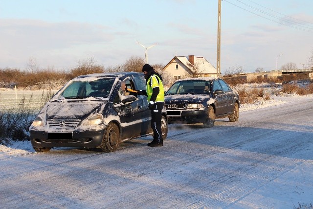 Dzisiaj  na drogach powiatu nakielskiego policjanci kontrolowali kierowców