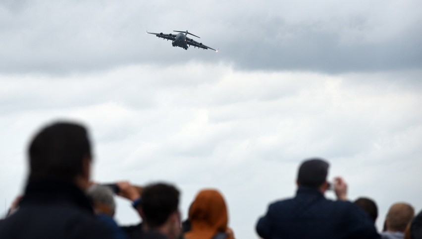 Mińsk Mazowiecki: MiG-29 rozbił się w okolicy Bazy Lotnictwa Taktycznego. Pilot przeżył