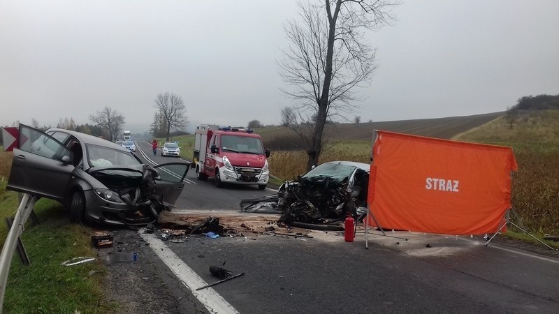 W Sieniawie zderzyły się dwa samochody. Kierowca peugeota...