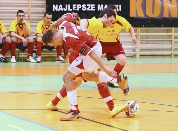 Futsaliści Elhurtu Elmetu (żółte koszulki) sprawili niespodziankę