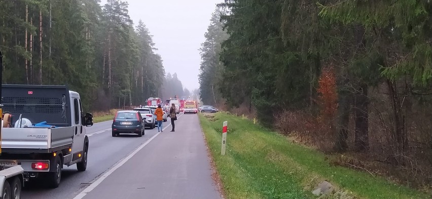 Supraśl. Wypadek trzech aut na DW 676. Droga była zablokowana, mogą być utrudnienia [ZDJĘCIA]