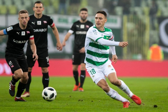 10.11.2018 gdansk. 15 kolejk lotto ekstraklasy. mecz lechia gdansk - cracovia n/z jakub arak (18), janusz gol (5)  fot. piotr hukalo / dziennik baltycki / polska press