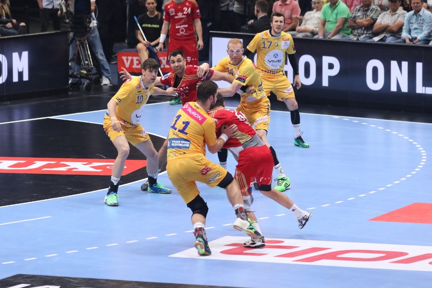 Vive Tauron Kielce po horrorze wygrał z Veszprem i zwyciężył w Lidze Mistrzów