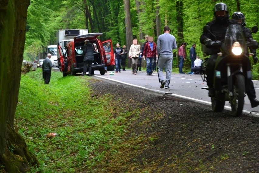 Wypadek w Jankowicach: Zderzenie bmw z mercedesem. W wypadku...
