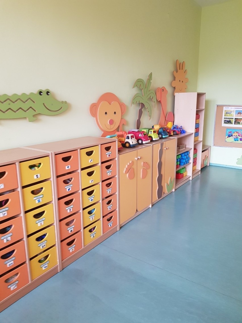 Mniej zabawek i dzieci. Pierwszy dzień pobytu maluchów w Przedszkolu Samorządowym w Dwikozach 